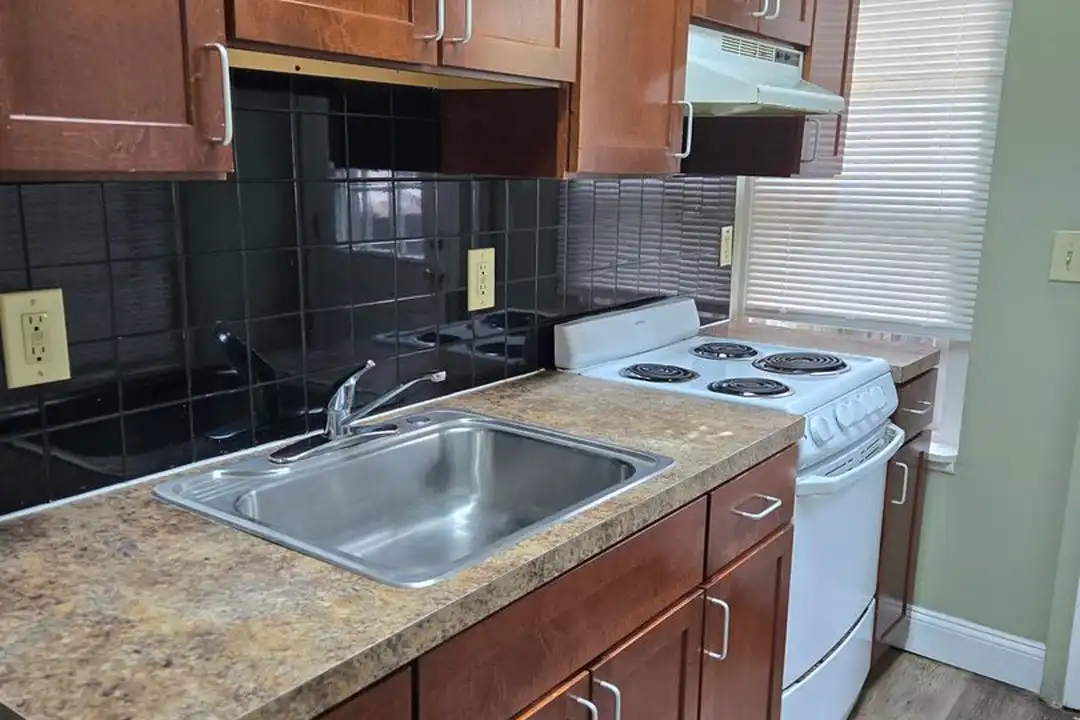 409 N Refwal St – photo 1