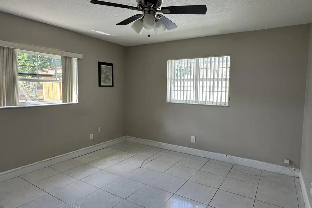 2180 NW 93rd Ave - More