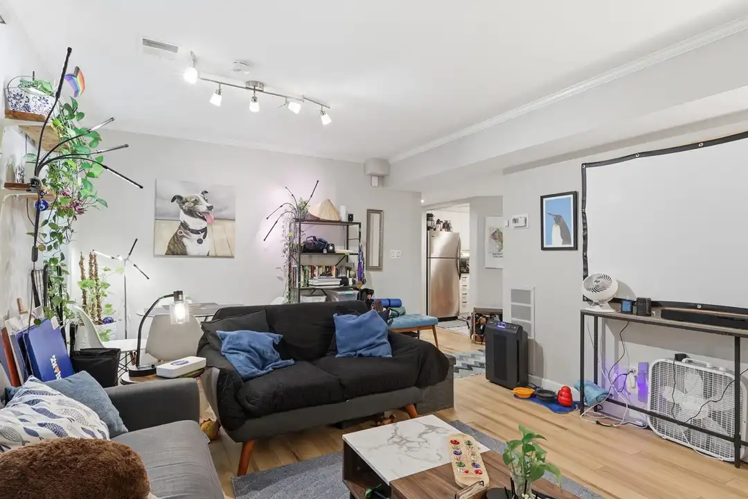Apartment in Washington - More