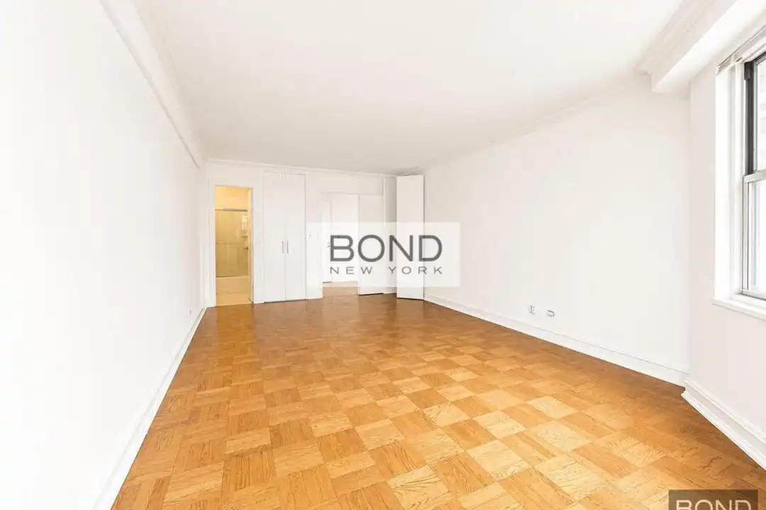 888 8th Ave - View 6