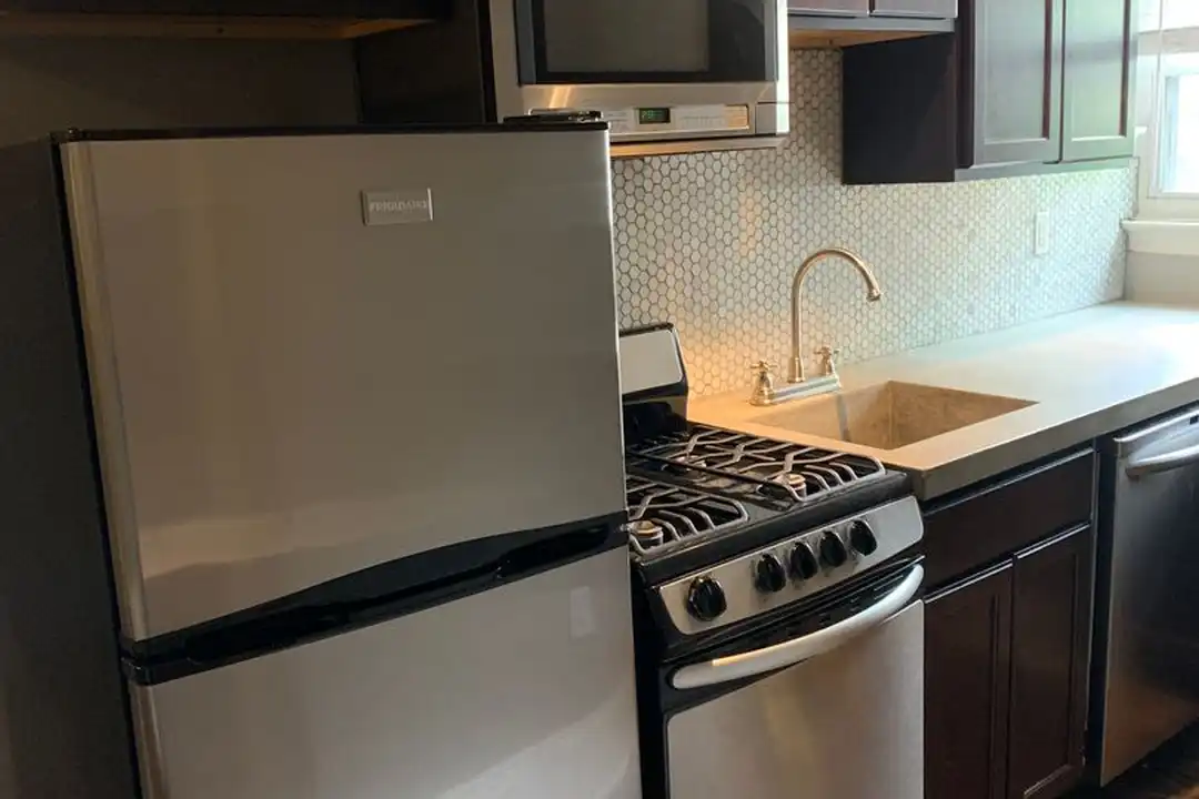 302 S Negley Ave unit 5 – photo 1