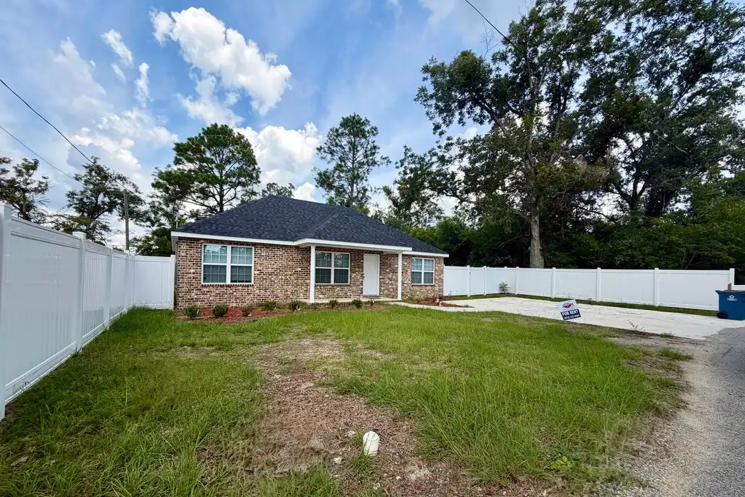 405 Smith St – photo 1