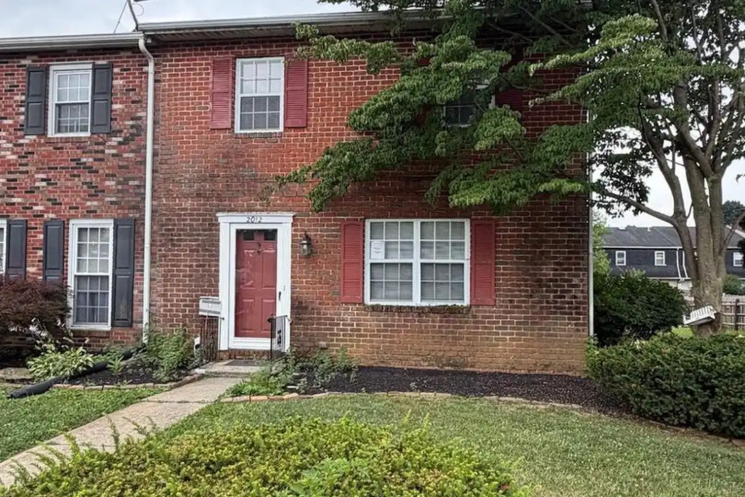 2012 Hale Ct – photo 1 of 18