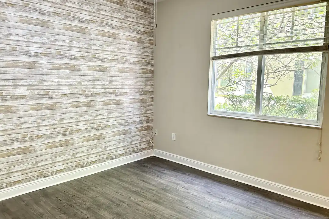 Apartment in Boca Raton - More