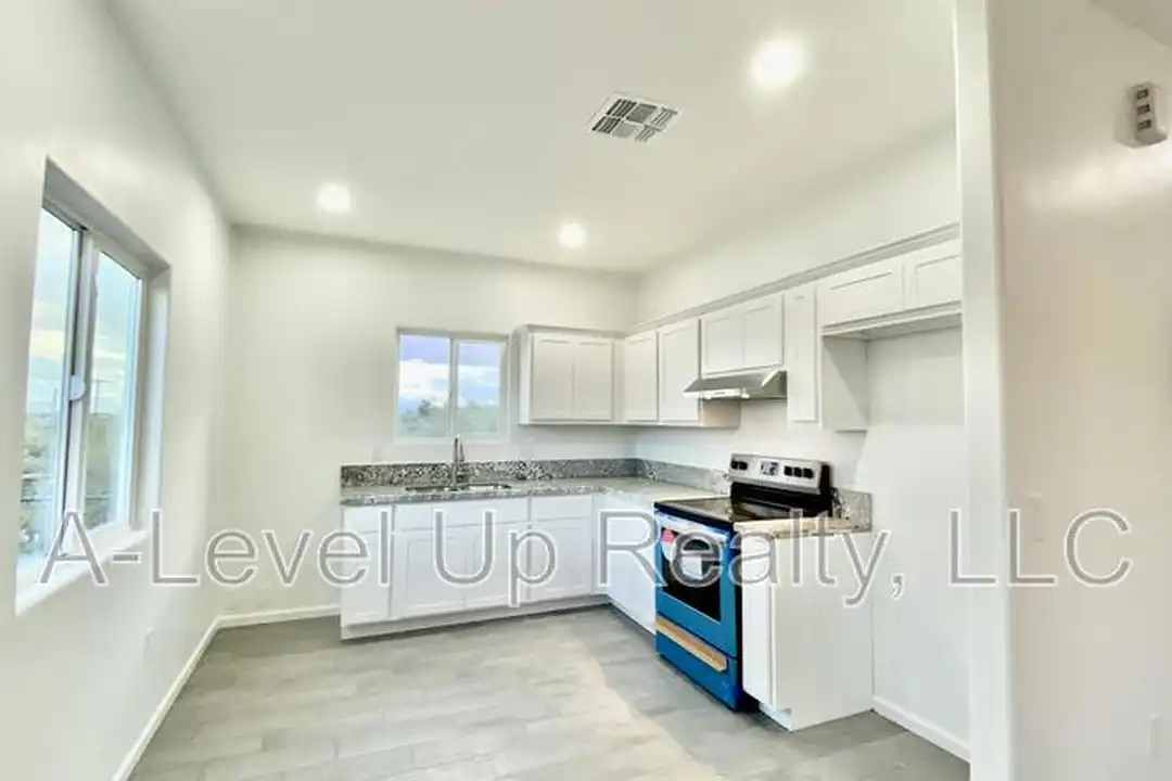 1310 S San Jacinto Dr unit 1 - View 4