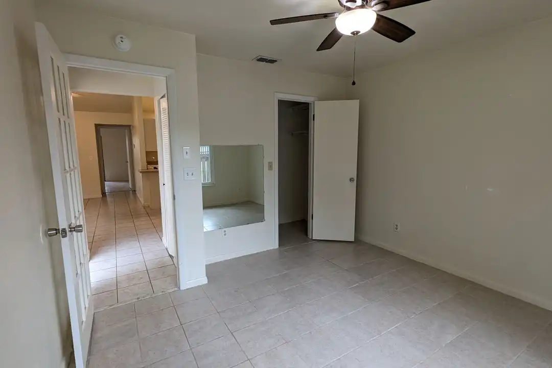 2848 SW 39th Ave - More