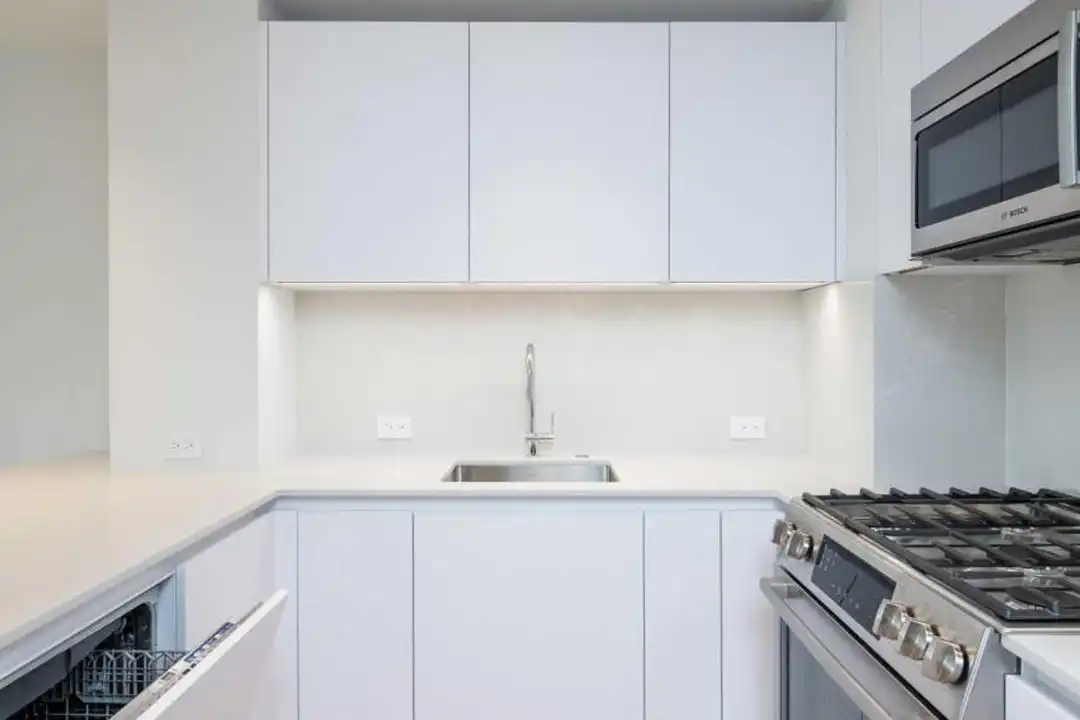 1420 Columbia Rd - View 6
