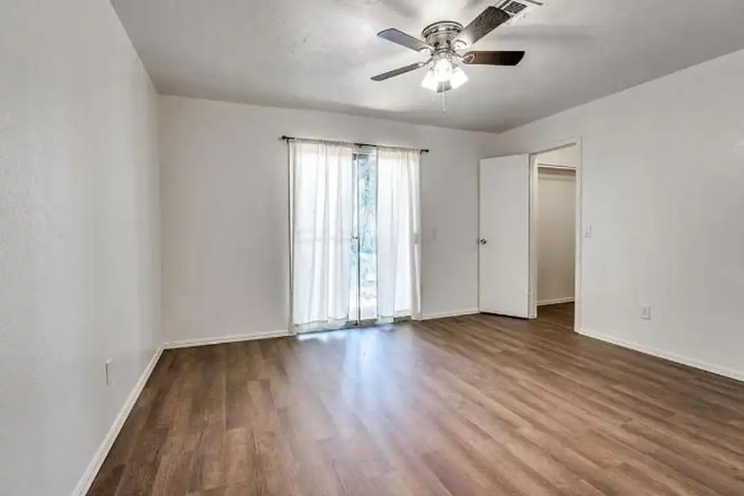 8801 St George Way - More