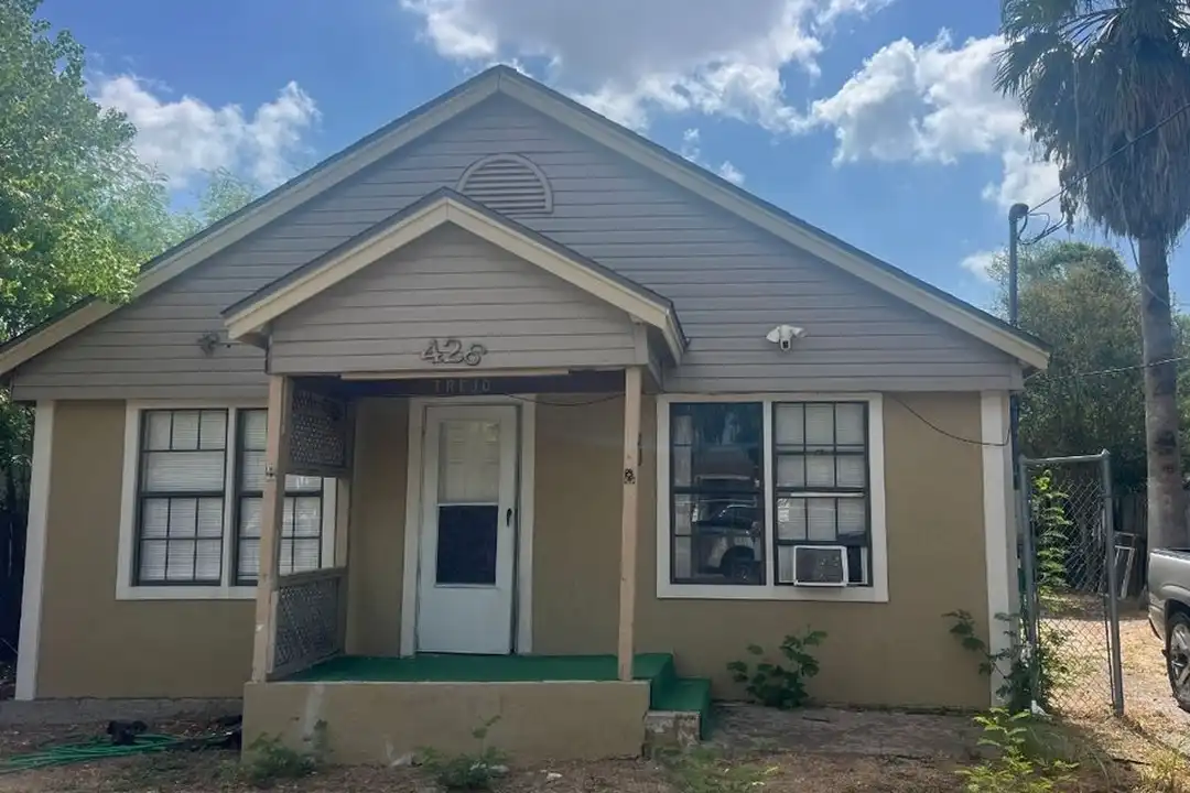 426 Garfield Dr – photo 1