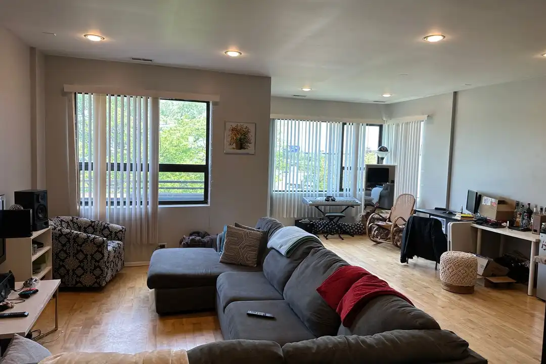 1649 W Cortland St unit 401 - View 6