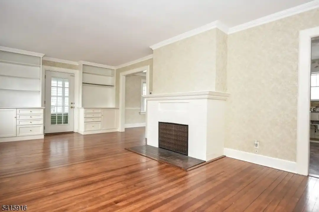 65 S Maple Ave - View 3