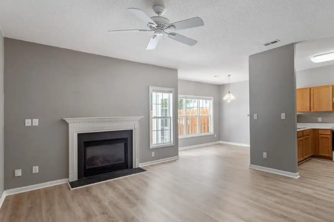107 Fox Trail Ln - View 4
