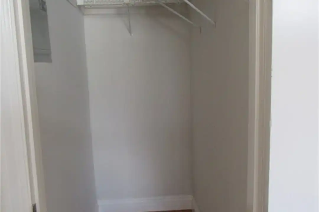 2267 Honolulu Ave unit 4 - More