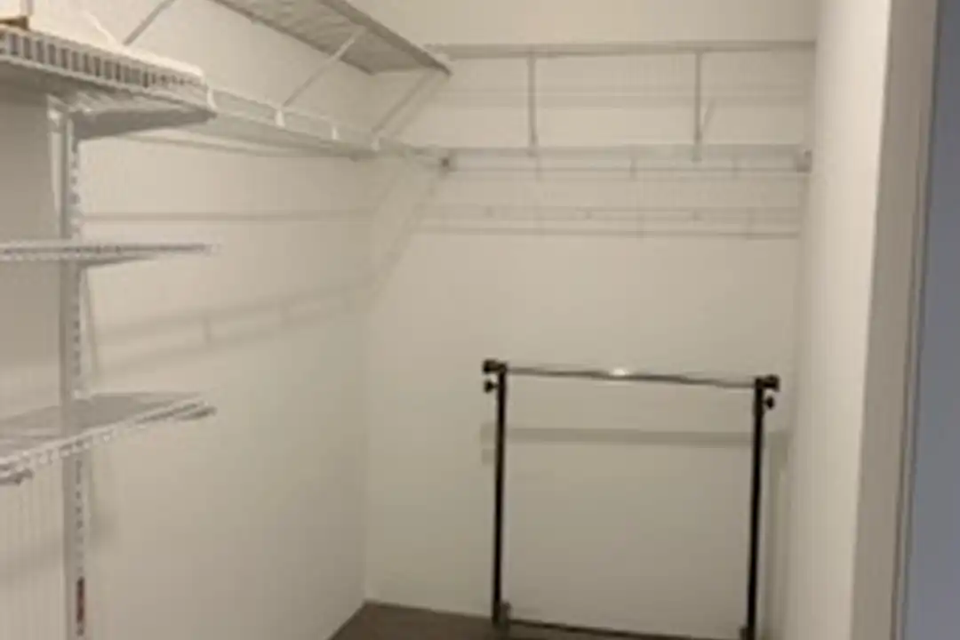 1420 Dayton St unit B - More
