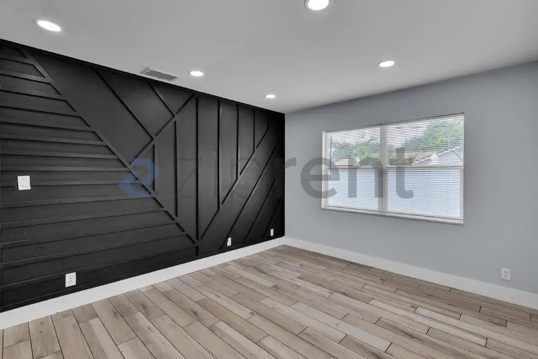 4518 W Rogers Ave unit 4518 – pohled 3