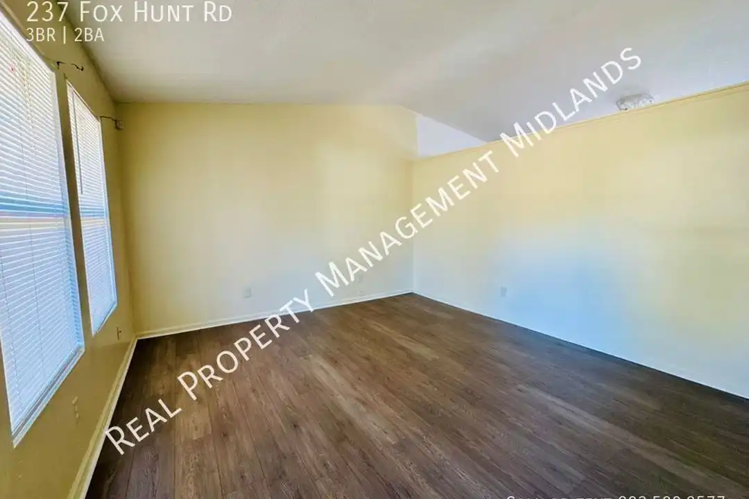 237 Foxhunt Rd - View 3