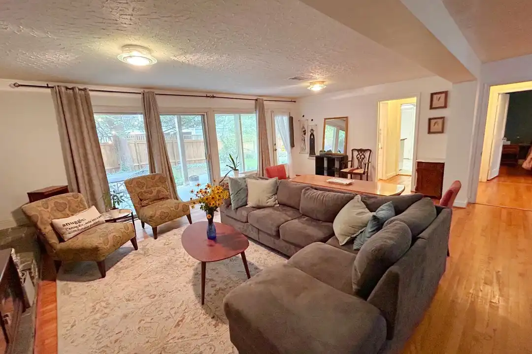 4018 N Taylor St – photo 1