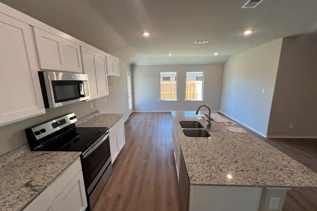 7216 E County Rd 99 - View 6