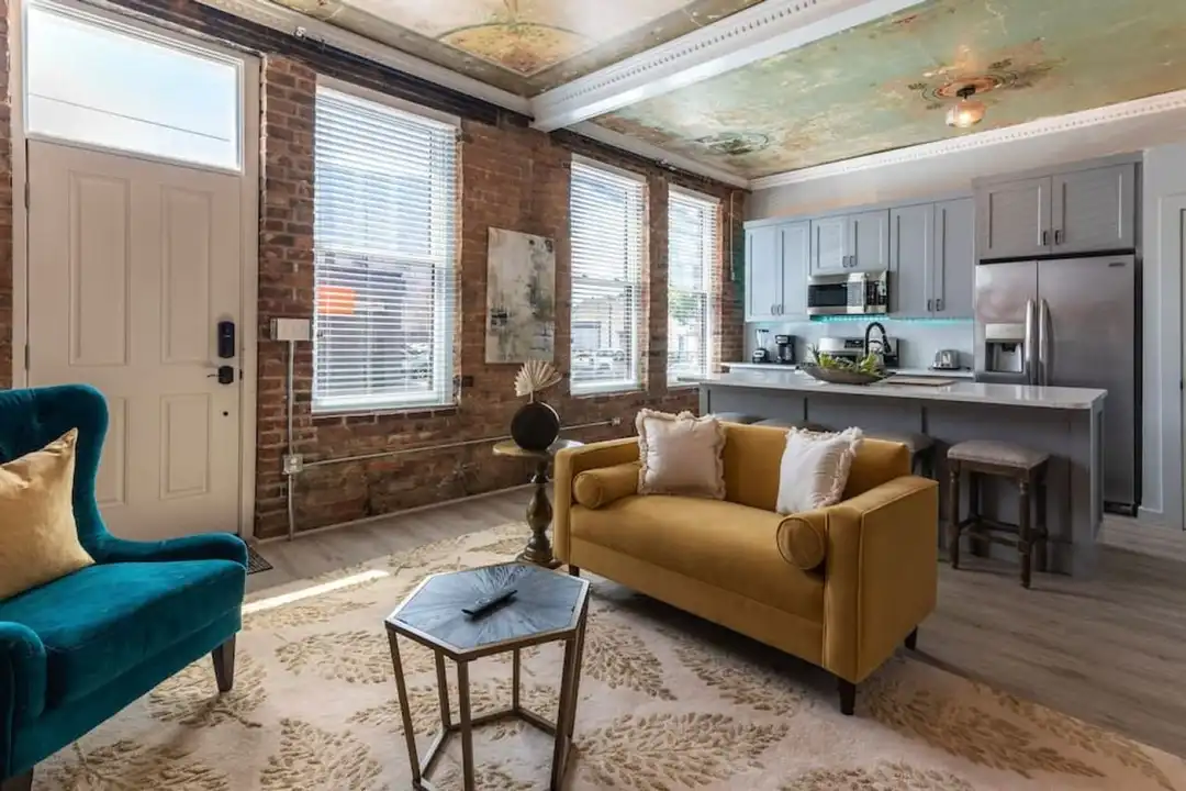 1900 Elm St unit 1056055P – photo 1