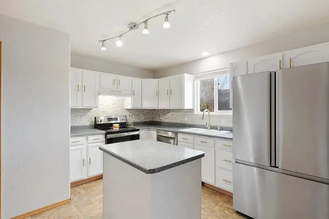 1256 Ancestra Dr - View 4