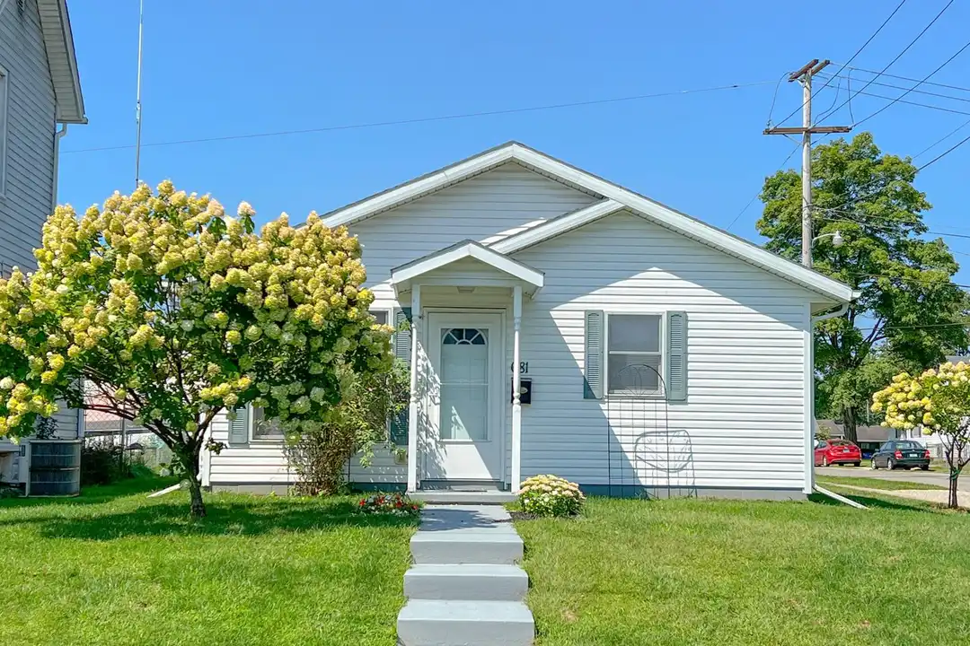 681 Maple Ave – photo 1