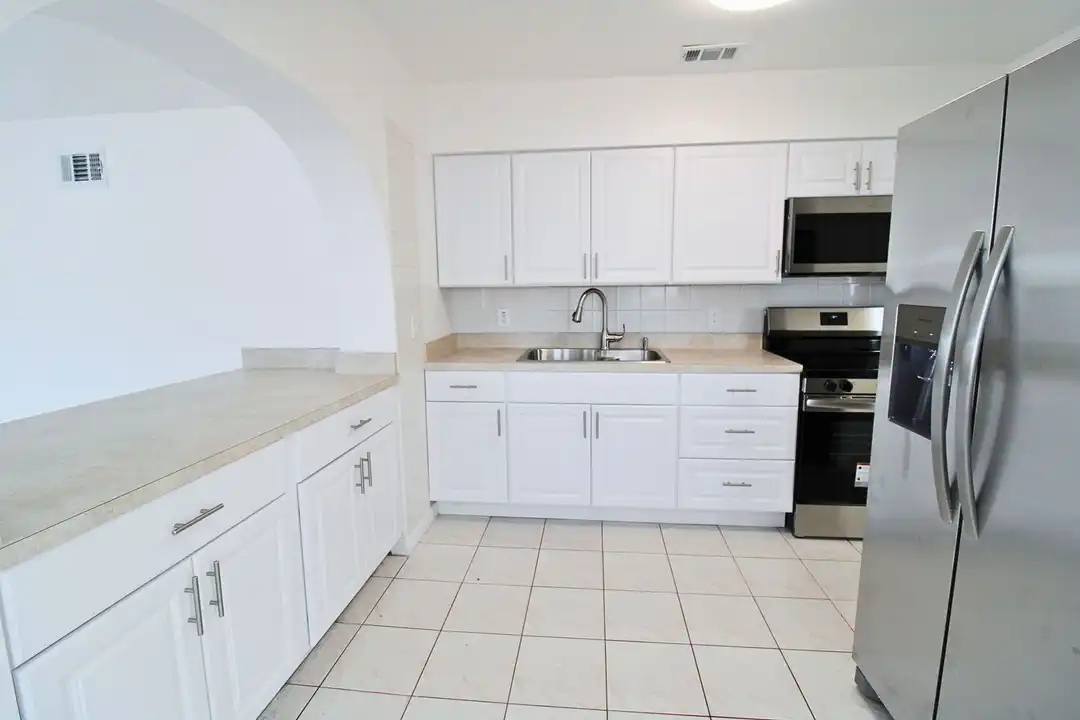 3403 W St Louis St – pohled 3