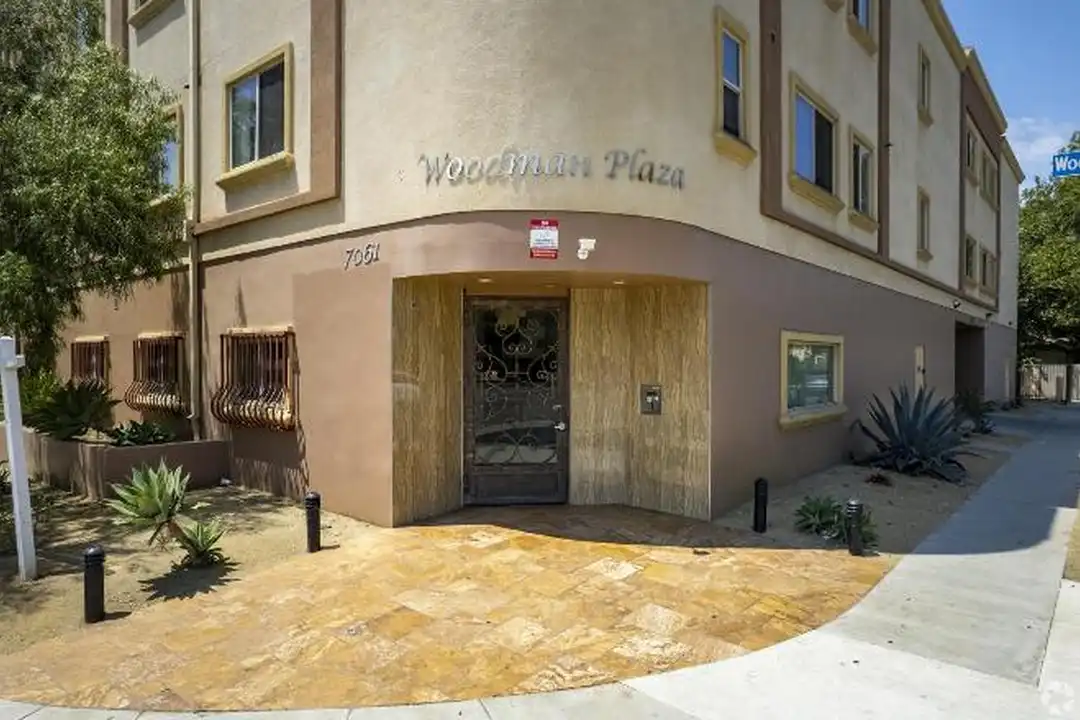 Apartment in Los Angeles - View 3