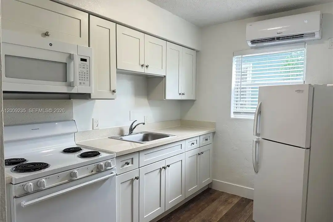 1821 Thomas St #5 - View 5