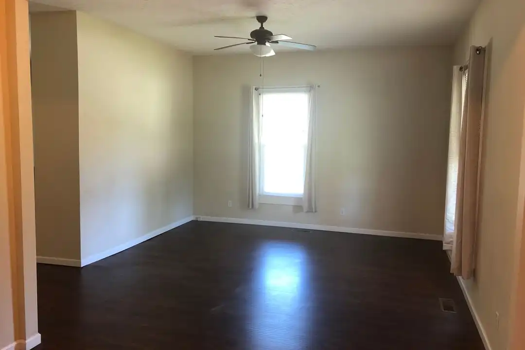 701 Francis St W - View 3