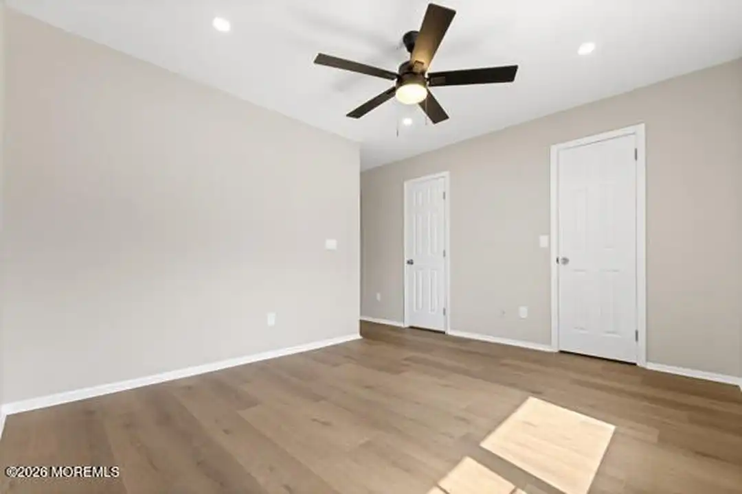 805 Arlington Dr - View 5