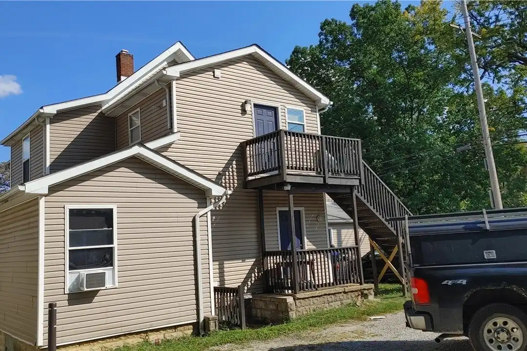 634 Sumner St unit UP – photo 1