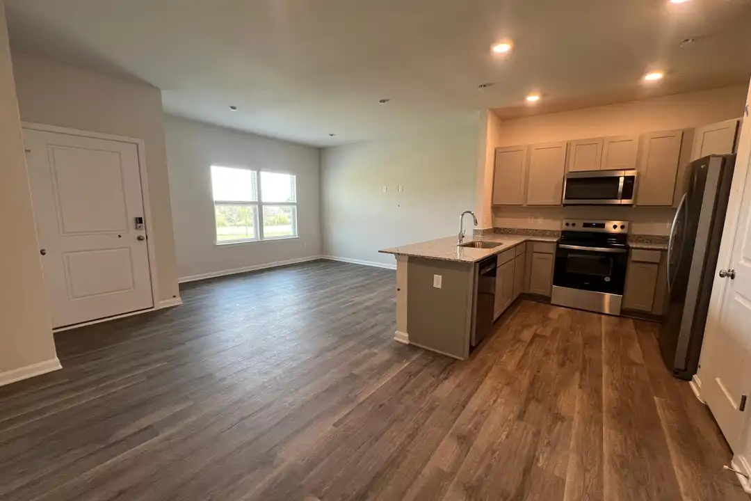 Apartment in Stephens City - More
