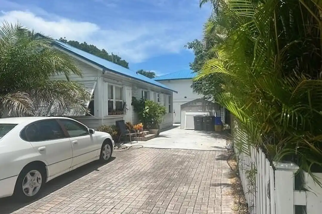 727 Penn St #2 - View 2