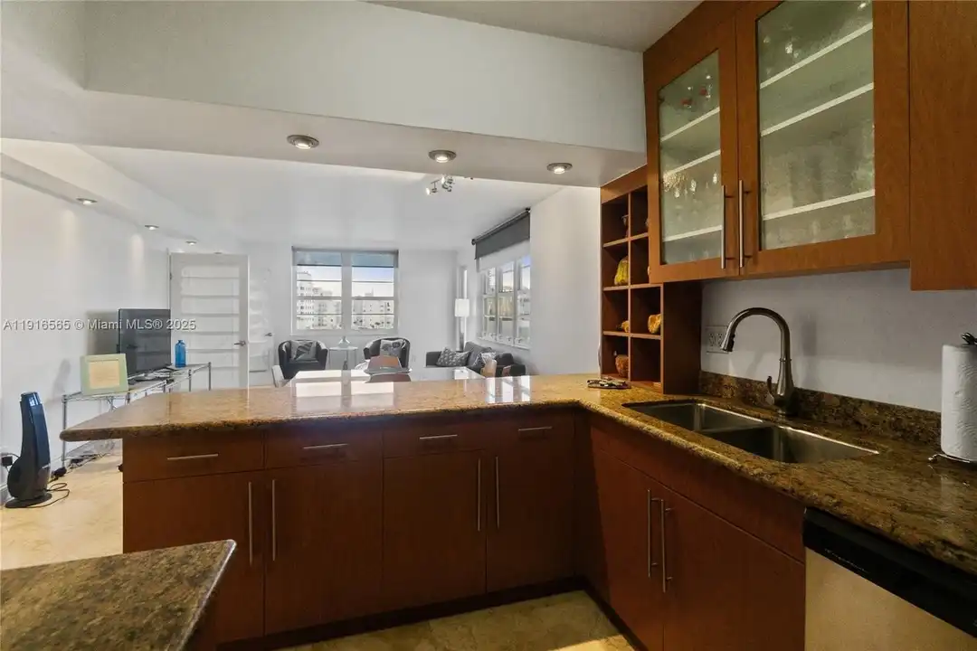 100 Lincoln Rd #847 - View 3