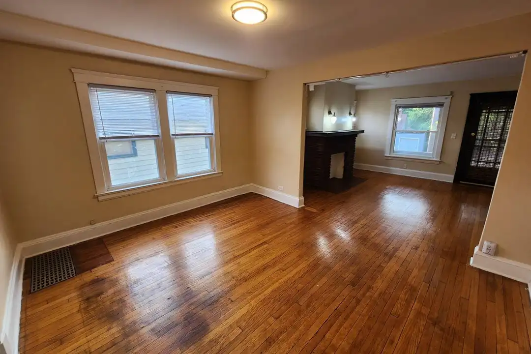106 W Grace St unit 106 W Grace St - Down Unit – photo 1