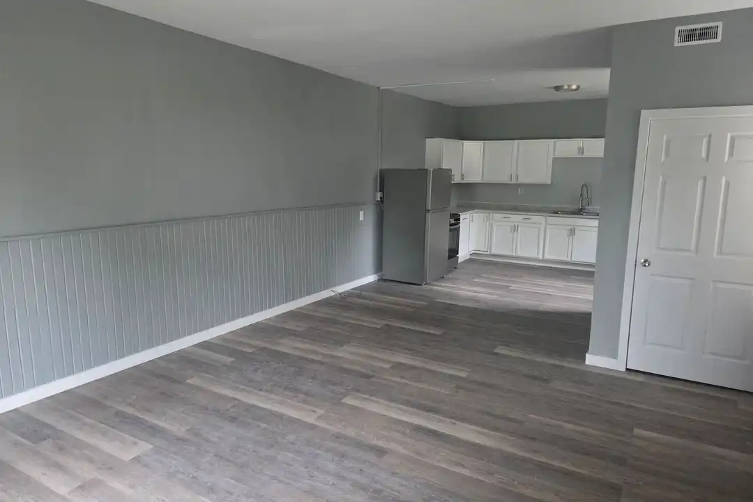 543 E Union St unit 1 – photo 1 of 6