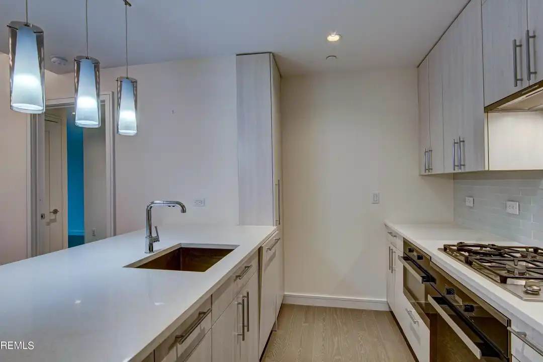 15 Morris Ave #507 - View 5
