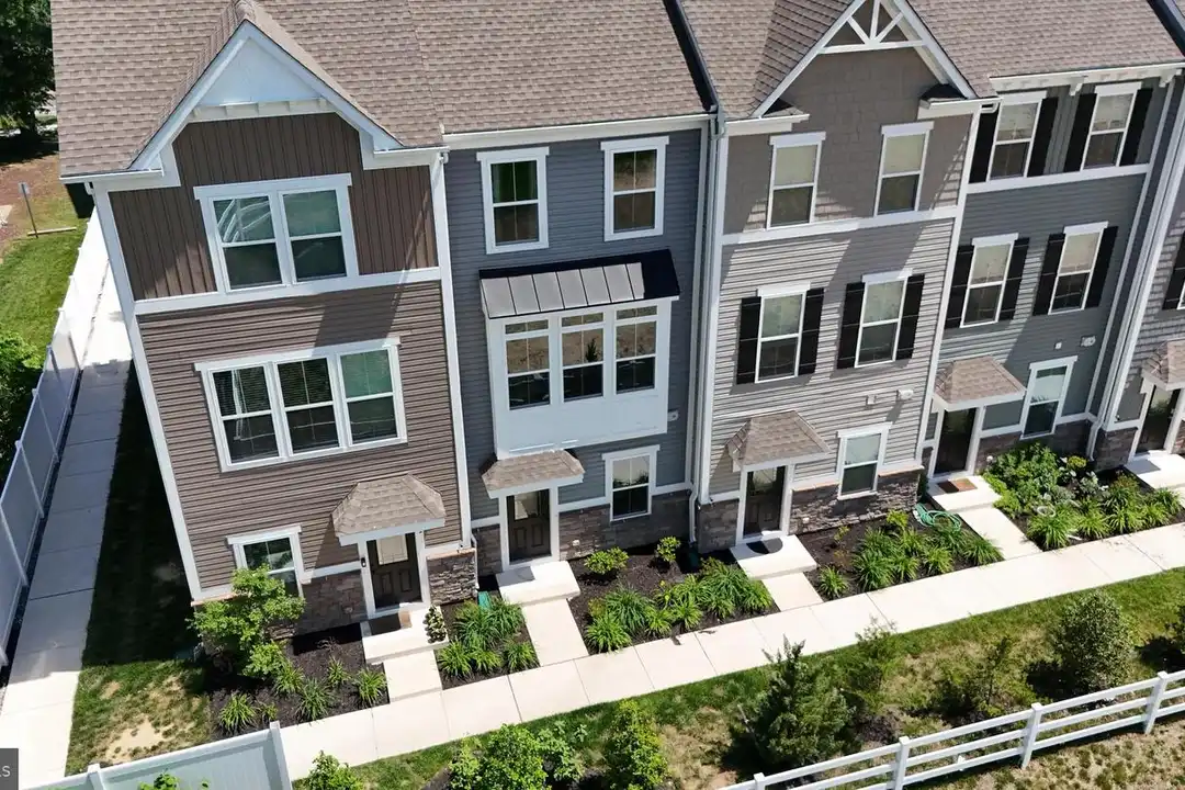 2 Sidney Ln - View 3