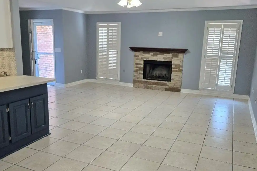 4517 Mayo Dr - View 3