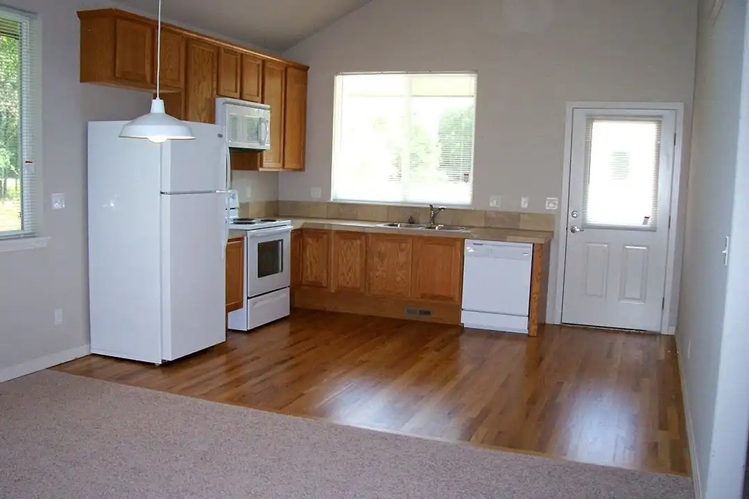 105 S Taft Hill Rd unit 107 - View 3