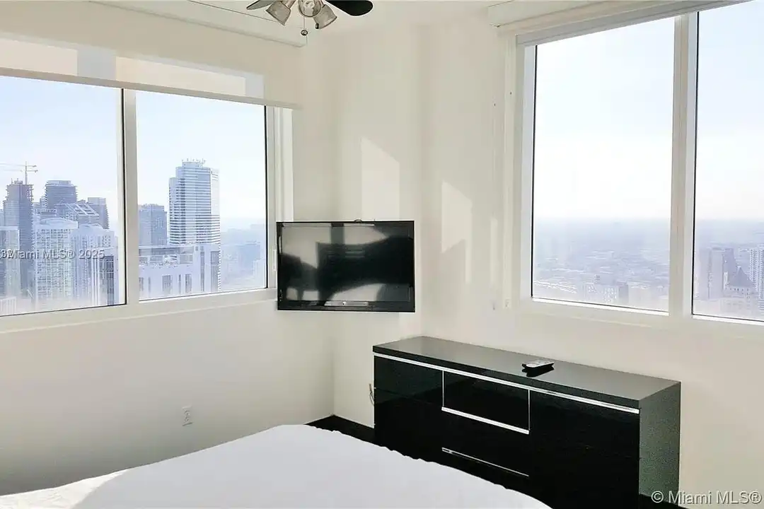 253 NE 2nd St unit 4808 - View 3