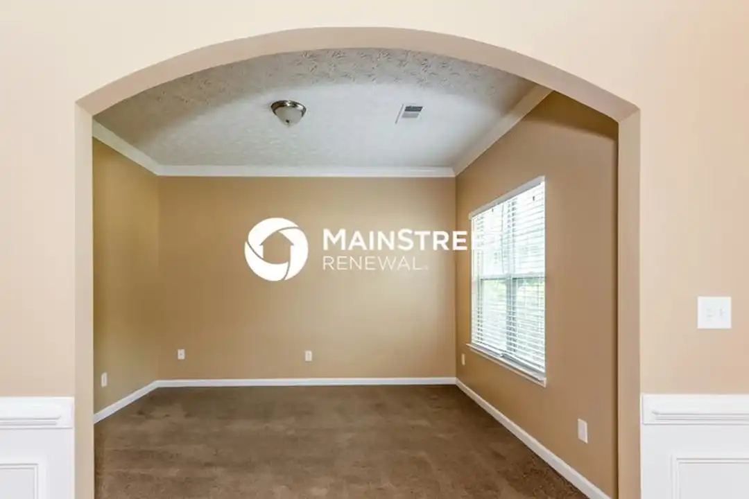 410 Concord Cir - View 4