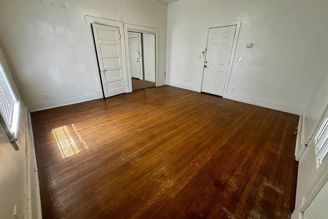 1104 Polk St - View 3