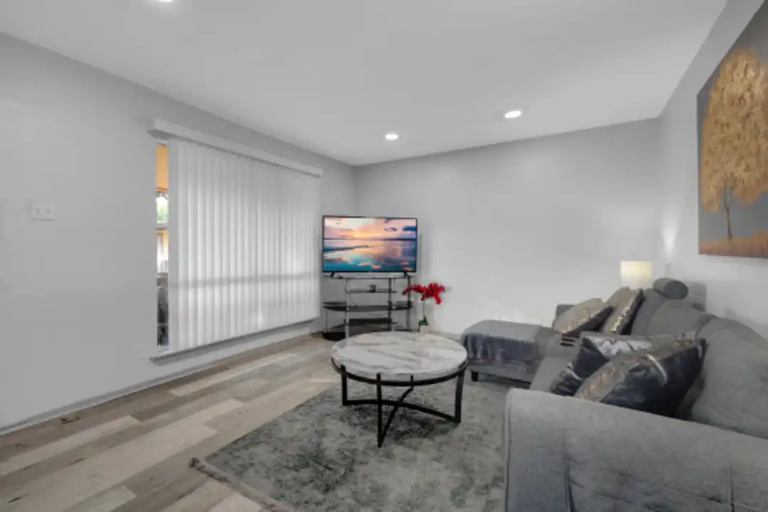 5647 Gaston Ave unit 218 - View 6