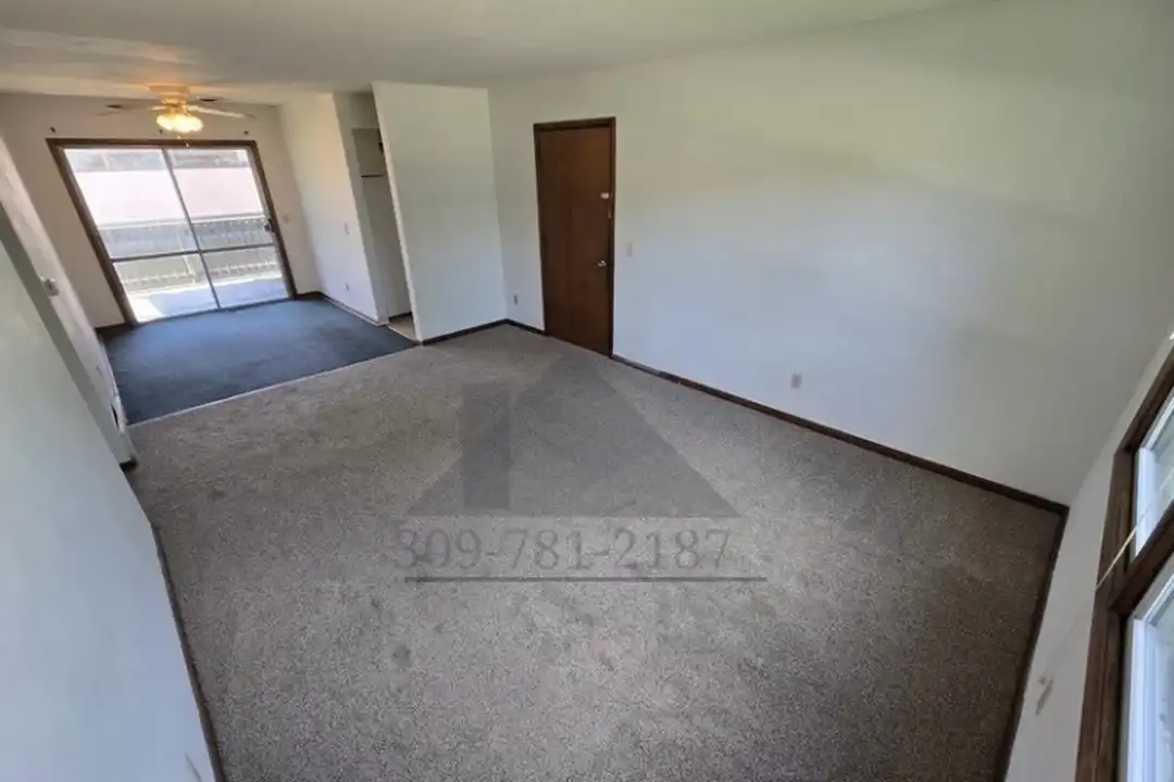 1902 16th St unit Middle floor – photo 1 of 7