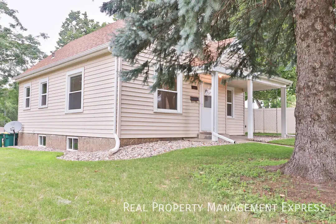 1412 W 17th St - View 3