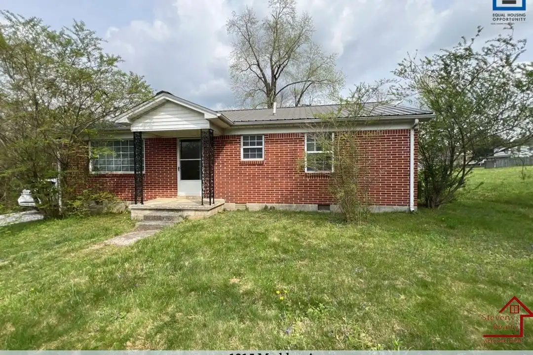 1215 Maddux Ave – photo 1