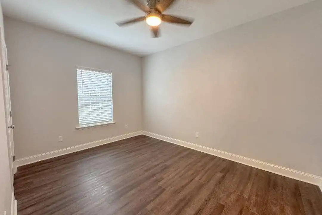 Apartment in Statesboro - More