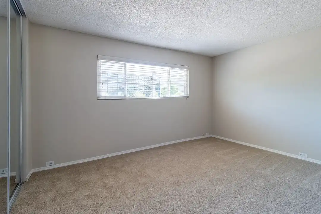 Apartment in Sacramento - View 5