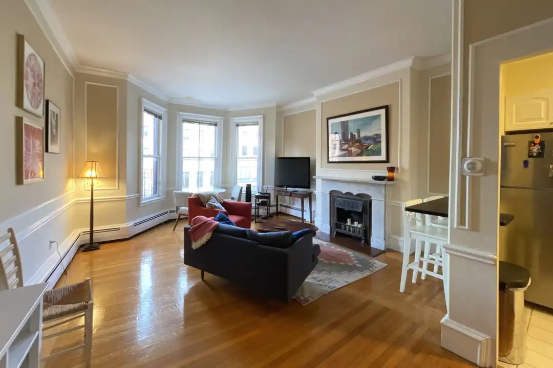 431 Beacon St unit 3 - View 2